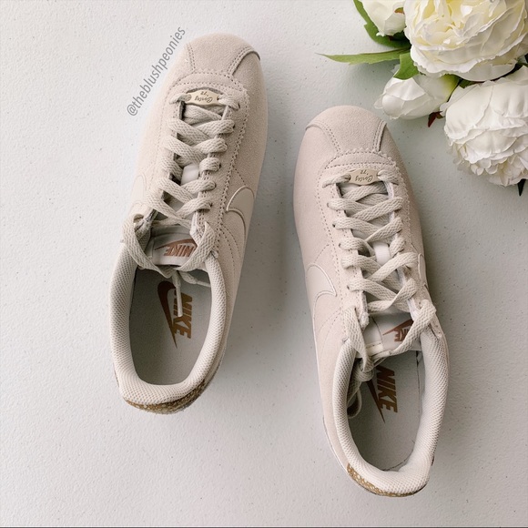 Nike Classic Cortez Premium Suede NWT - Picture 9 of 12